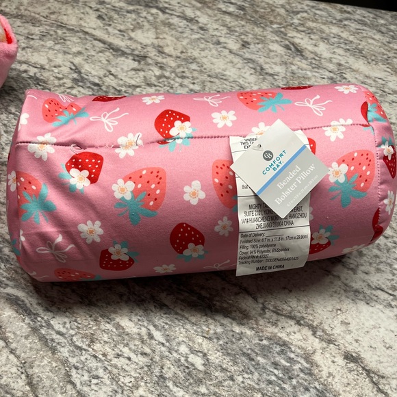Comfort Bay Pink Strawberry Pattern Throw and Beaded Bolster Pillow Bundle NWT - Picture 3 of 4